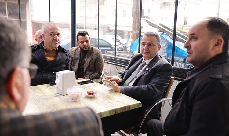 Başkan İhsan Kurnaz sahada: Esnafla birebir temas sürüyor 6 Baskan Ihsan Kurnaz sahada 5