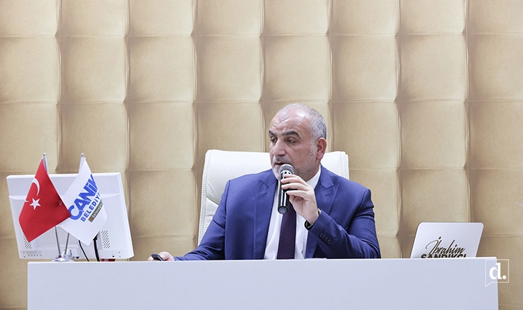 Baskan Sandikci Kentsel donusum siyaset ustu bir konudur 2