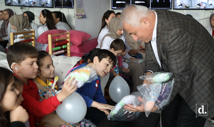 Başkan Şerif Ün’den özel çocuklara anlamlı ziyaret: Her zaman yanlarındayız