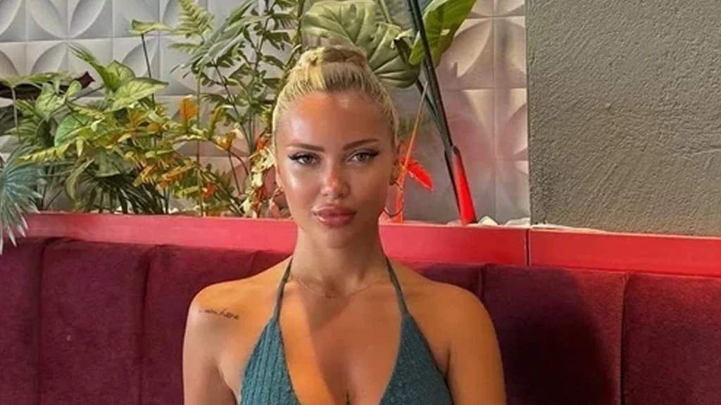 Mummine Senna Yildiz