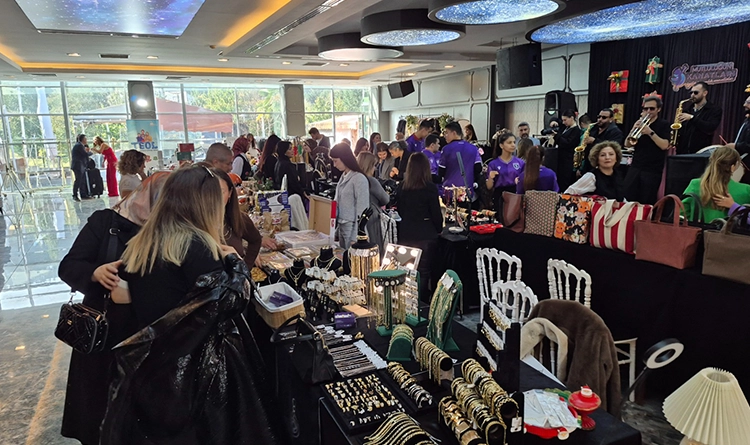 Şenliğin geliri öğrencilere gidecek: Mutluluğun Kanatları Derneği'nden muhteşem açılış