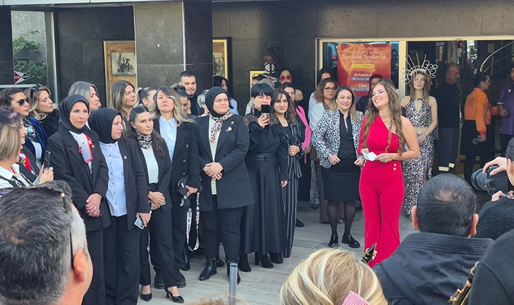 Şenliğin geliri öğrencilere gidecek: Mutluluğun Kanatları Derneği'nden muhteşem açılış