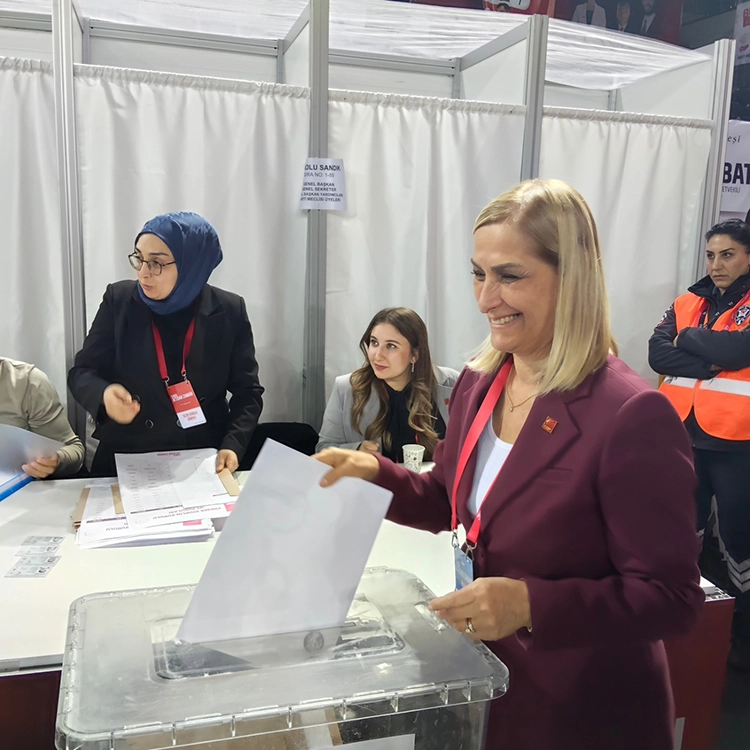 Nazan Guneysu yine Ozgur Ozelin A Takiminda 2