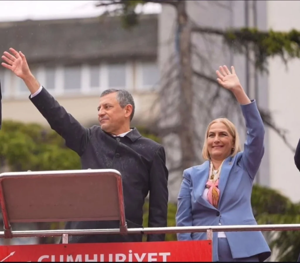 Nazan Guneysu yine Ozgur Ozelin A Takiminda 4