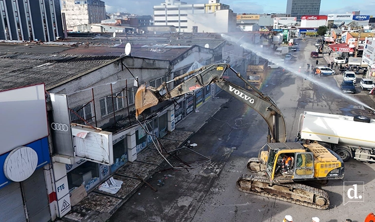Samsun Gülsan Sanayi'de tarihi an: İşte ilk yıkımdan görüntüler 8 Samsun Gulsan Sanayide tarihi an 4