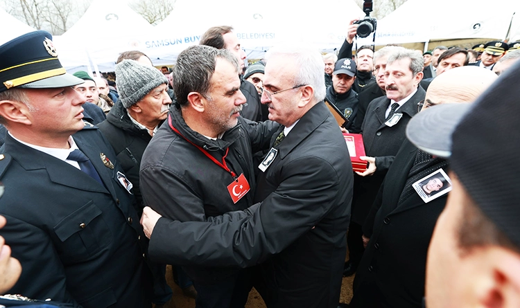 Samsun şehidini dualarla ebediyete uğurladı 4 Samsun sehidini dualarla ebediyete ugurladi 8