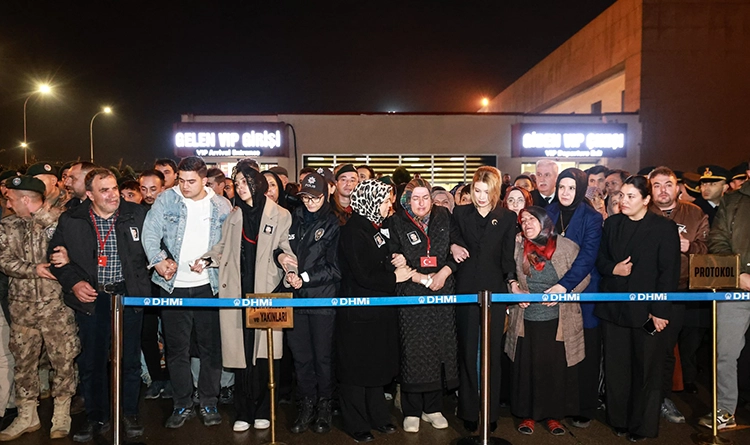 Samsun şehidini dualarla karşıladı 3 Samsun sehidini dualarla karsiladi 2