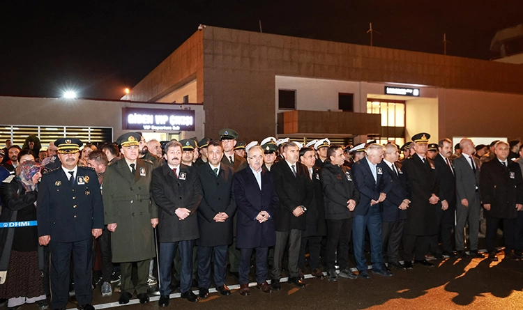 Samsun şehidini dualarla karşıladı 8 Samsun sehidini dualarla karsiladi 6