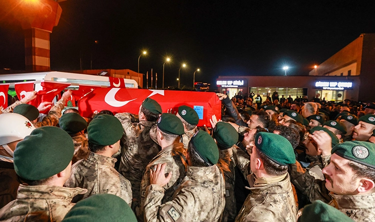 Samsun şehidini dualarla karşıladı 6 Samsun sehidini dualarla karsiladi 7