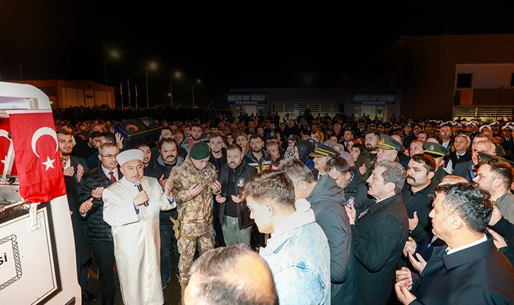 Samsun şehidini dualarla karşıladı 7 Samsun sehidini dualarla karsiladi 8