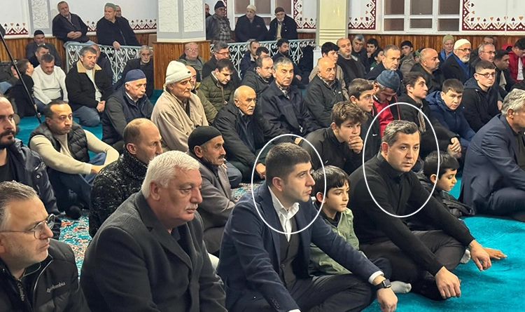 Samsun'da cami mihrabında protokol pozu! MHP'li başkan ve kaymakam da o karede