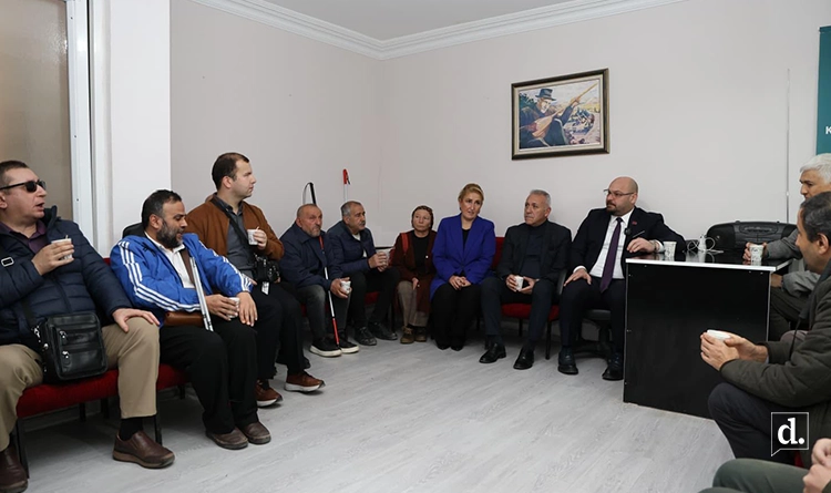 Serhat Türkel’den görme engellilere 40 beyaz baston 6 Serhat Turkelden gorme engellilere 40 beyaz baston 5