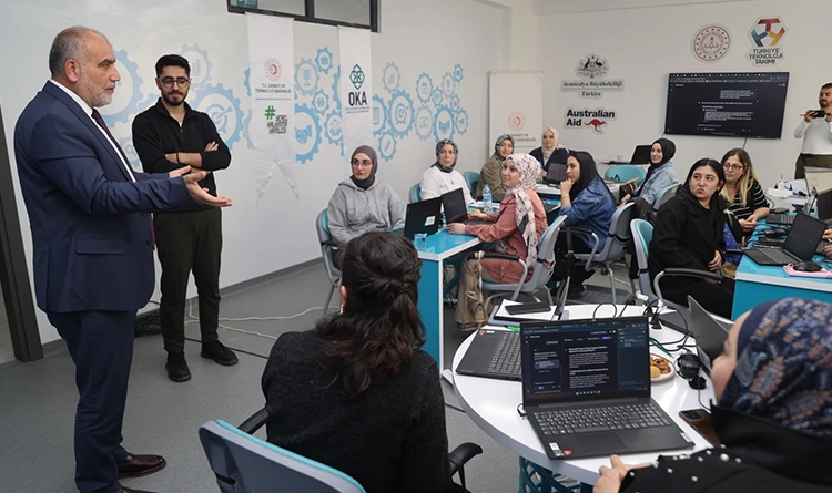 Yapay zeka egitimleri Canikte kadinlara yeni kapilar aciyor 3