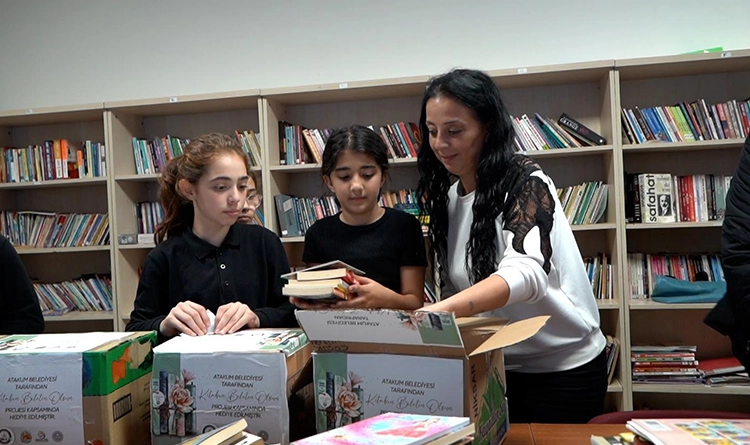 Atakum’da kitap seferberliği: Öğrenciler 10 binden fazla kitapla buluştu Atakum’da kitap seferberliği: Öğrenciler 10 binden fazla kitapla buluştu