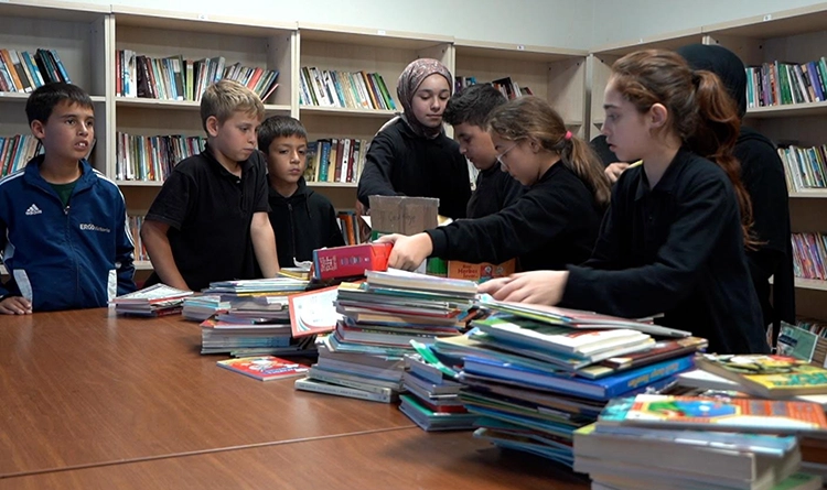 Atakum’da kitap seferberliği: Öğrenciler 10 binden fazla kitapla buluştu Atakum’da kitap seferberliği: Öğrenciler 10 binden fazla kitapla buluştu