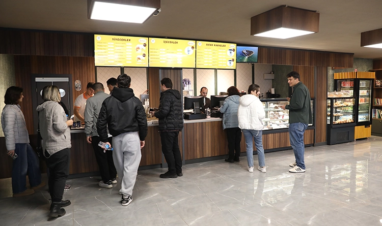 Samsun'da gençlerin yeni buluşma noktası: Petek Genç