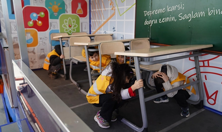 Deprem Simülasyon Tırı Atakum’da