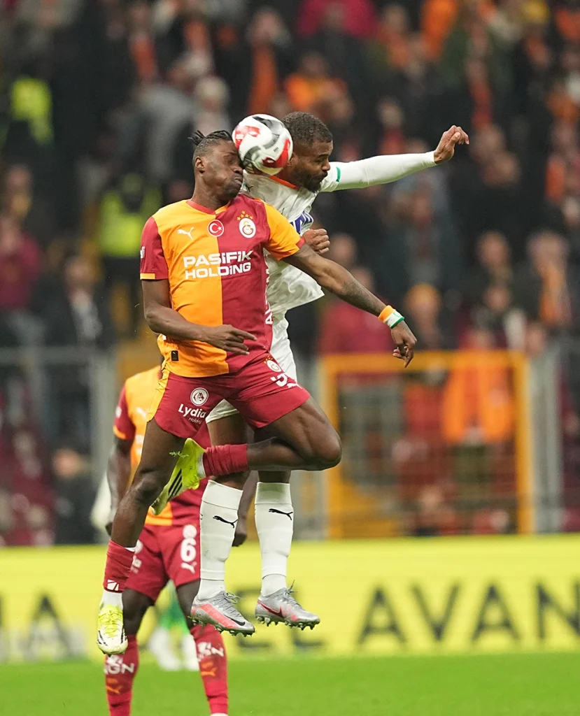 Galatasaray Alanyaspor'a geçit vermedi: 3-1 Galatasaray Alanyaspor'a geçit vermedi: 3-1