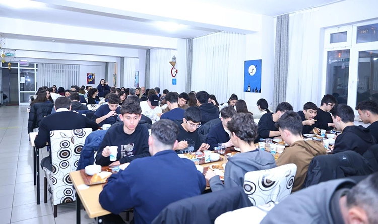 İlkadım’da 'Maarifin Kalbinde Ramazan' buluşması: Gençler sordu İhsan Kurnaz cevapladı İlkadım’da 'Maarifin Kalbinde Ramazan' buluşması: Gençler sordu İhsan Kurnaz cevapladı