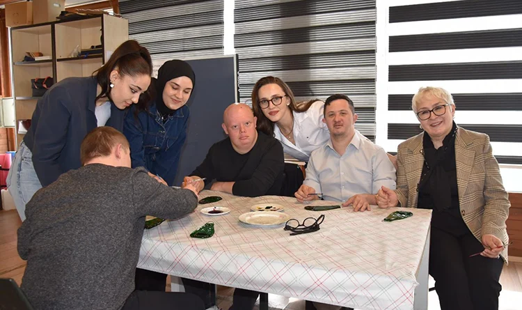 Atakumlu özel öğrencilerden geri dönüşüme katkı 