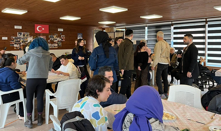 Atakumlu özel öğrencilerden geri dönüşüme katkı 