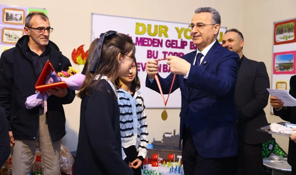 Başkan İhsan Kurnaz'dan okullara yakın takip Başkan İhsan Kurnaz'dan okullara yakın takip