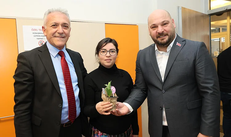 Başkan Serhat Türkel’den anlamlı hediye