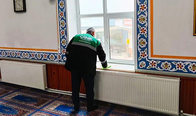 Canik'te dip köşe temizlik: Camiler pırıl pırıl oldu