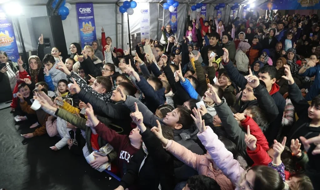 Canik’te mahallelerde Ramazan coşkusu