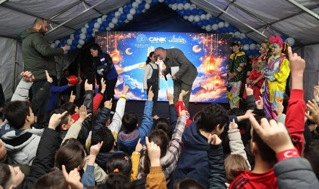 Canik’te mahallelerde Ramazan coşkusu