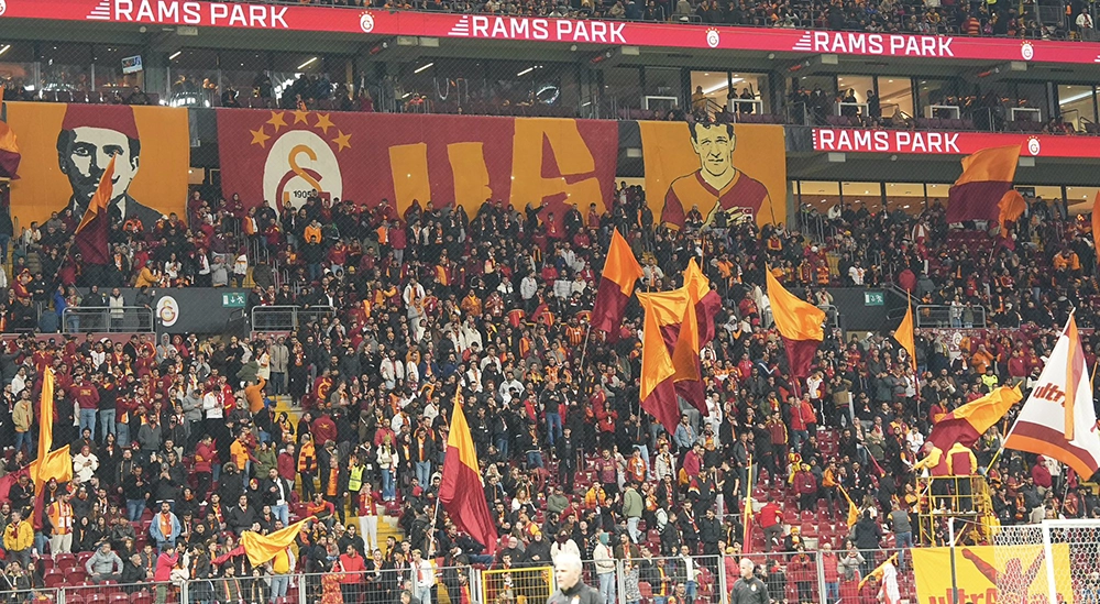 Galatasaray’dan şampiyonluk yürüyüşü: Başakşehir’i 3-0 geçti