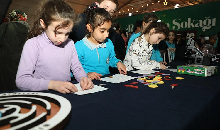 Samsun'da Ramazan Sokağı'nda bilime yolculuk