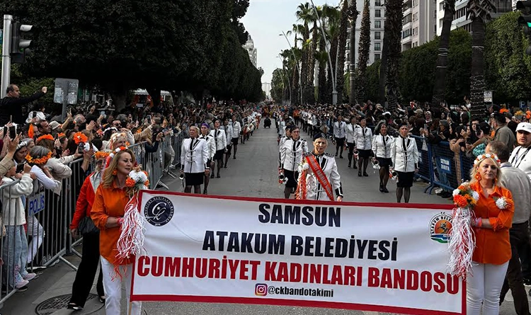 Adana’da Atakum Belediyesi Cumhuriyet Kadınları Bandosu rüzgarı Adana’da Atakum Belediyesi Cumhuriyet Kadınları Bandosu rüzgarı