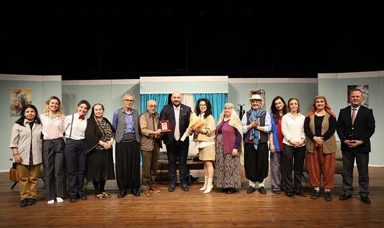 Atakum'da festival tadında program: Tiyatro günleri büyük ilgi gördü
