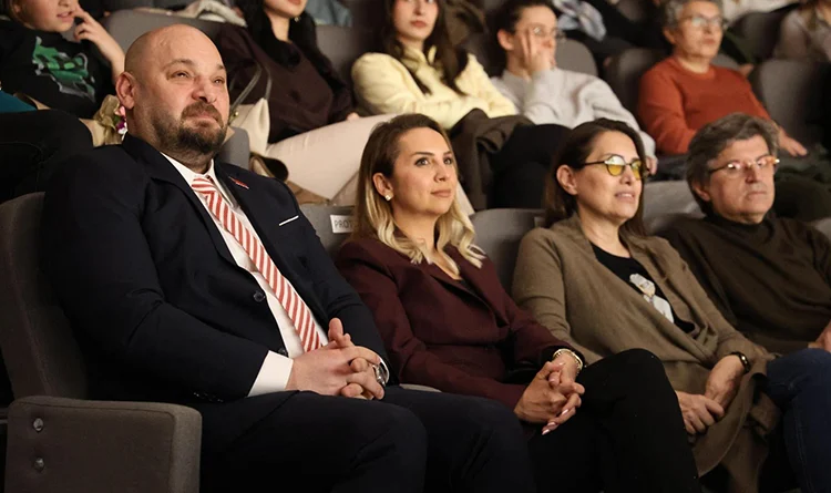 Atakum'da festival tadında program: Tiyatro günleri büyük ilgi gördü