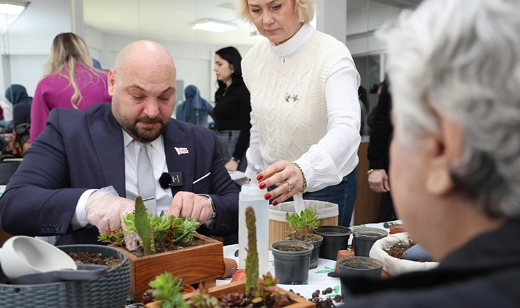 Atakum’da renkli anlar: Büyükler için teraryum atölyesi