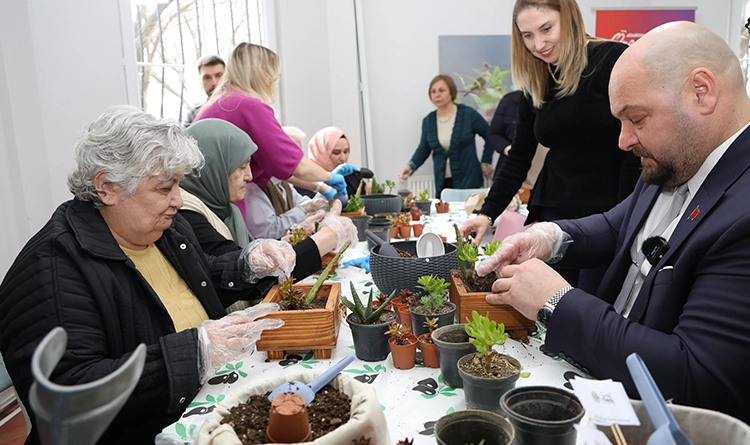 Atakum’da renkli anlar: Büyükler için teraryum atölyesi