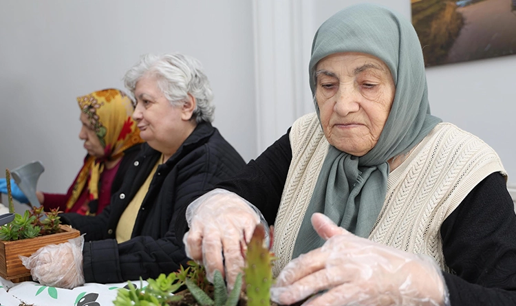Atakum’da renkli anlar: Büyükler için teraryum atölyesi