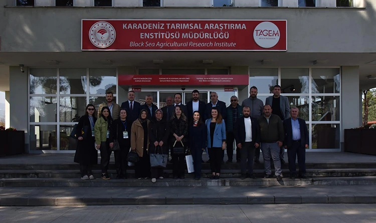 Atakumlu muhtarlar tarım üssünü ziyaret etti