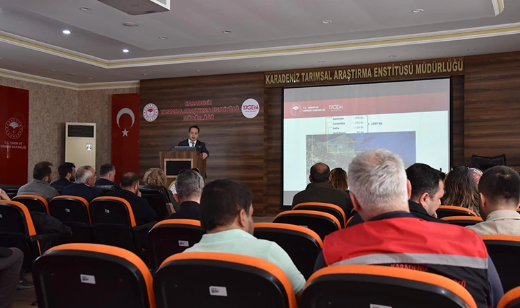 Atakumlu muhtarlar tarım üssünü ziyaret etti