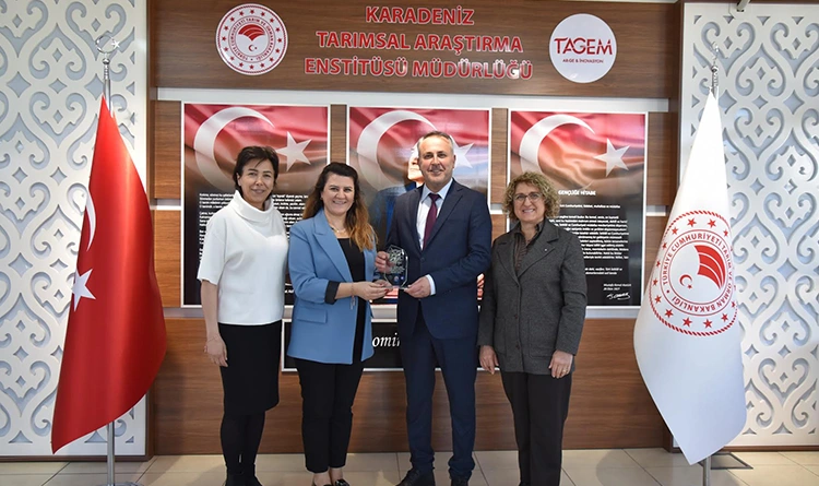 Atakumlu muhtarlar tarım üssünü ziyaret etti