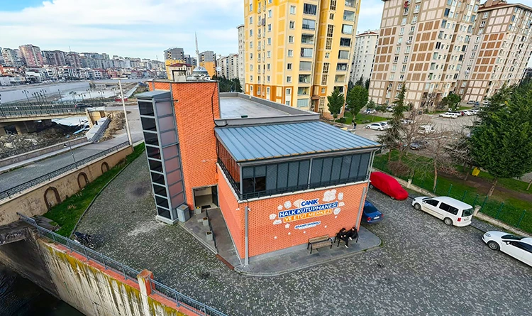 Canik’te gençler kütüphaneye akın ediyor