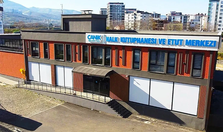 Canik’te gençler kütüphaneye akın ediyor