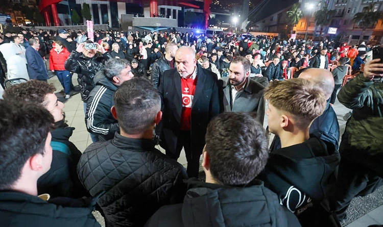 Canik’te milli maç coşkusu: Dev ekranda büyük heyecan