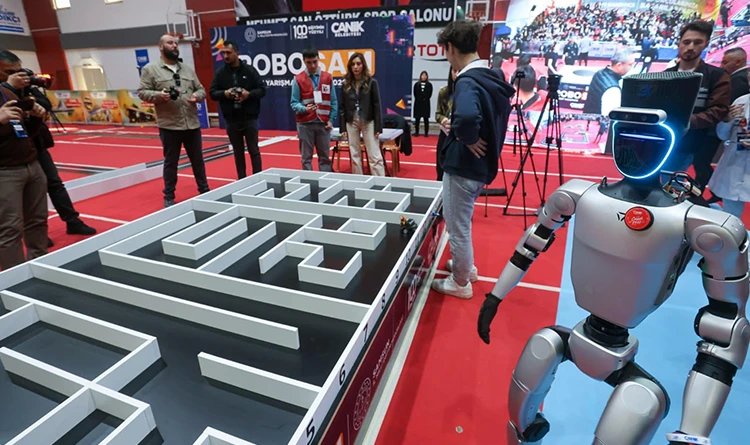 Canik’te robot rüzgarı: 258 proje sahne aldı