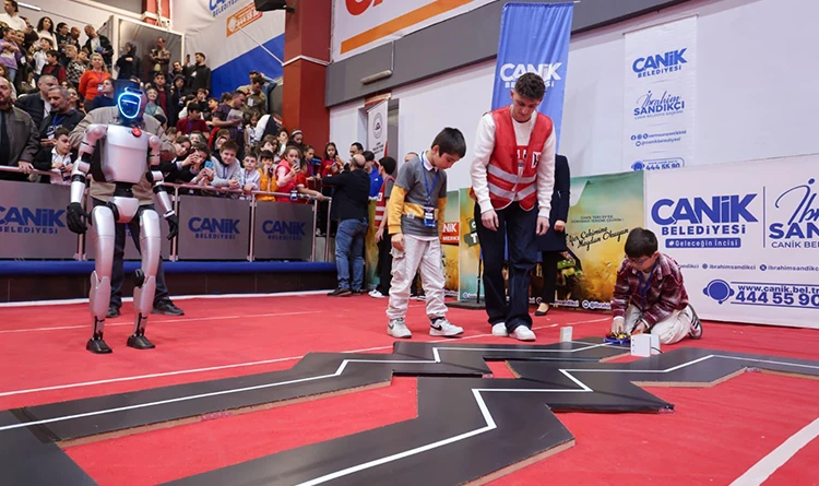 Canik’te robot rüzgarı: 258 proje sahne aldı