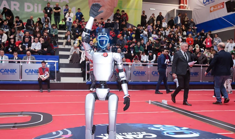 Canik’te robot rüzgarı: 258 proje sahne aldı