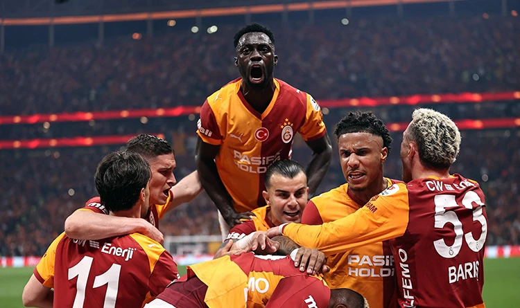 Derbide tarihi fark: Galatasaray Fenerbahçe’yi 3-0 ezdi
