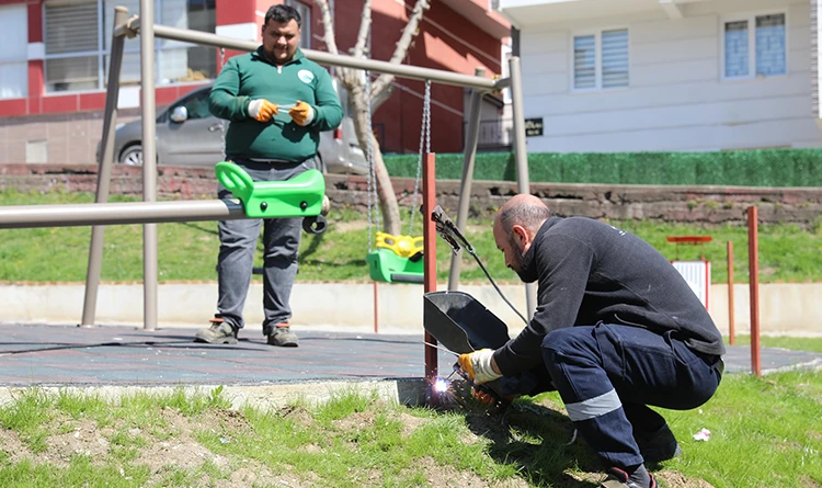 İlkadım'da parklarda yaz hazırlığı