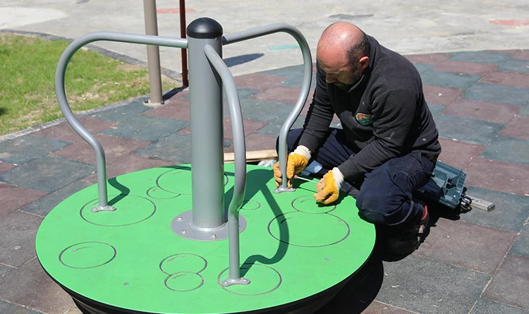 İlkadım'da parklarda yaz hazırlığı